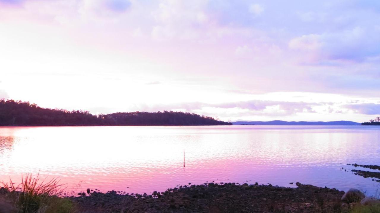 Four Seasons Waterfront Villas Taranna ภายนอก รูปภาพ